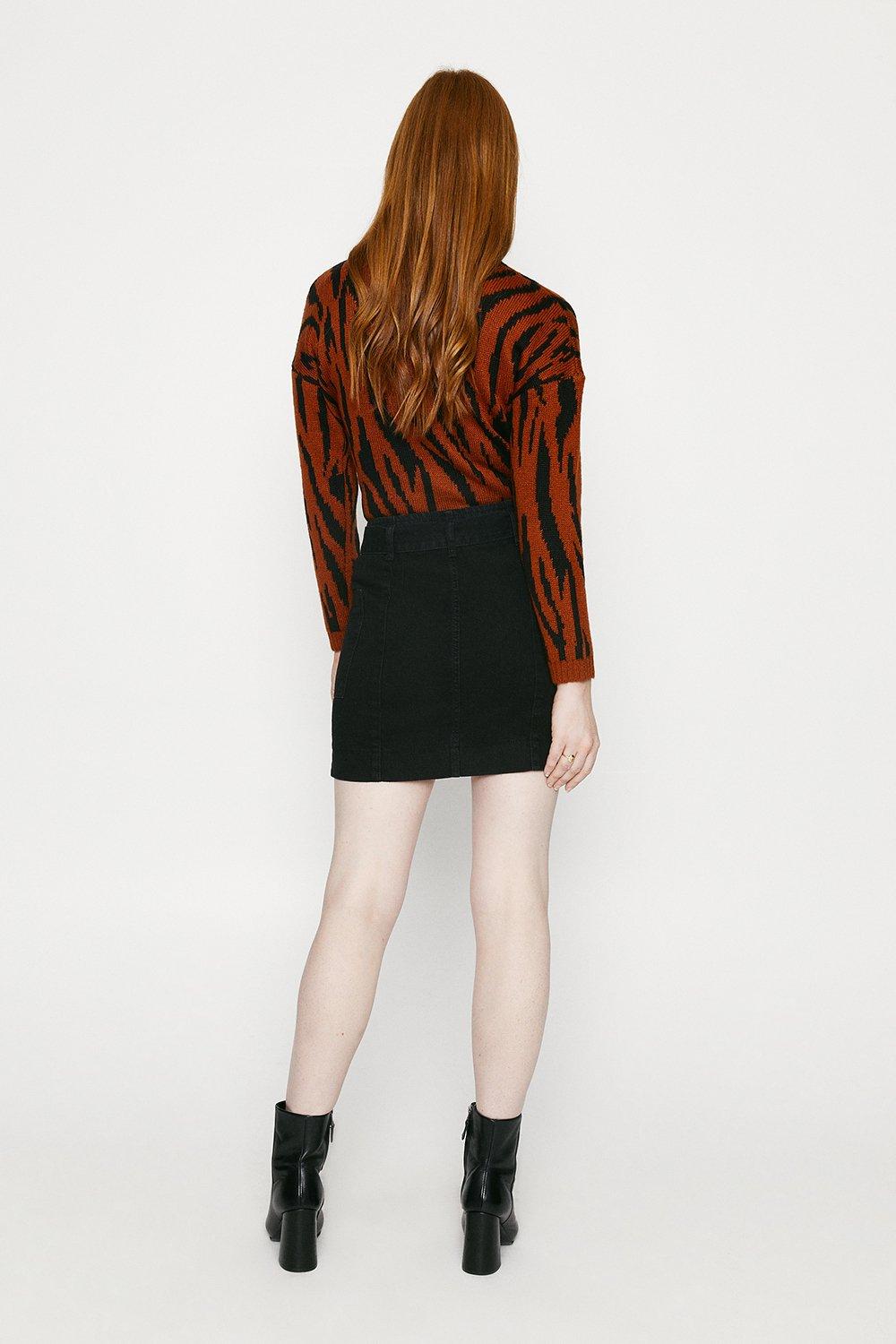 button tie skirt