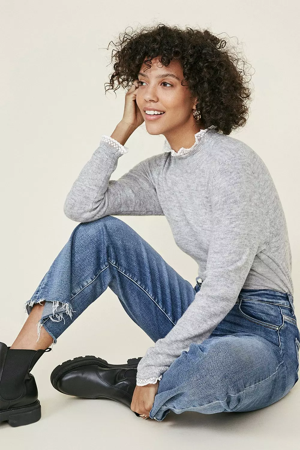 ASOS DESIGN Petite Cropped Jumper In Mini Cable Stitch In Grey