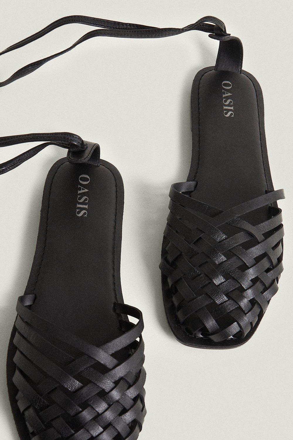 closed toe flip flops